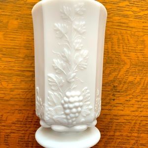 VINTAGE Westmoreland Paneled Grape Vase